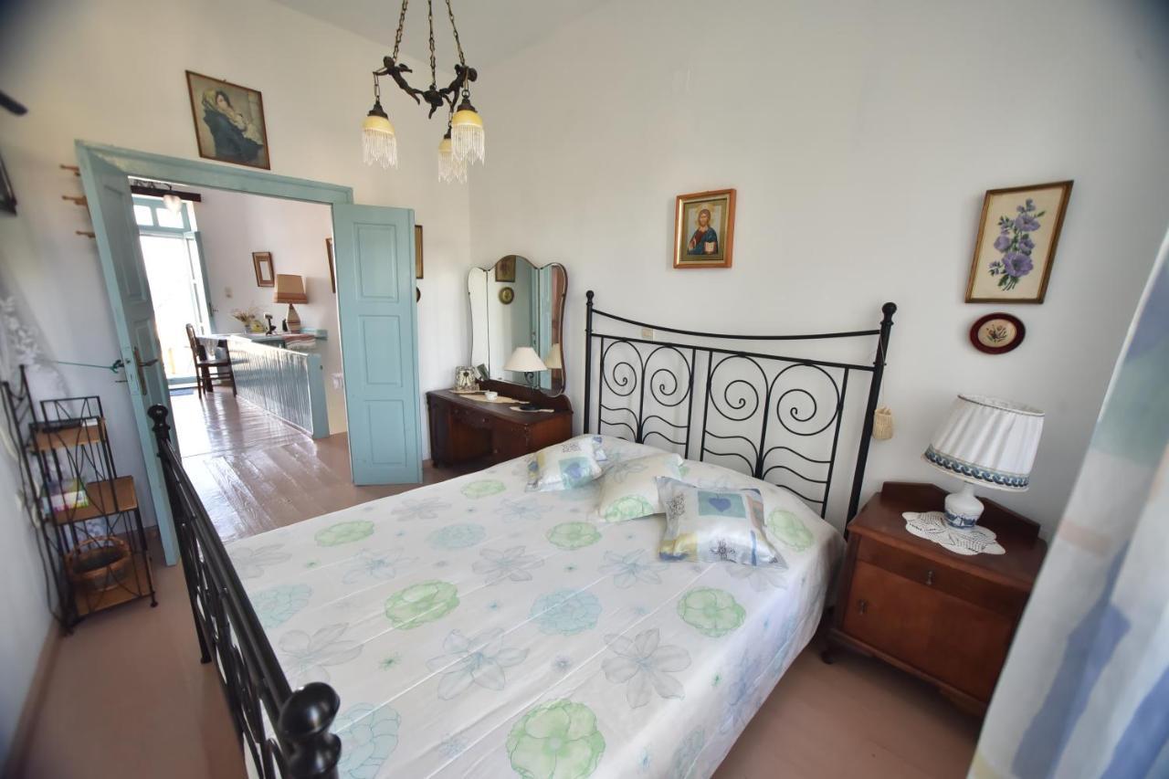 Traditional House By The Sea Mandrákion Extérieur photo